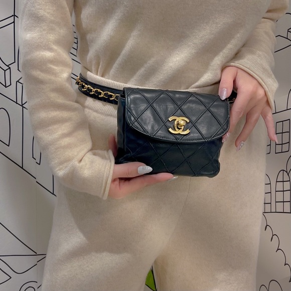 ✈️sold✈️Chanel Black Gold Bag Bum bag Belt - Picture 2 of 16